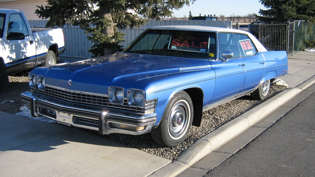 1681801-1974_Buick_Electra_225_(2317928916).jpg