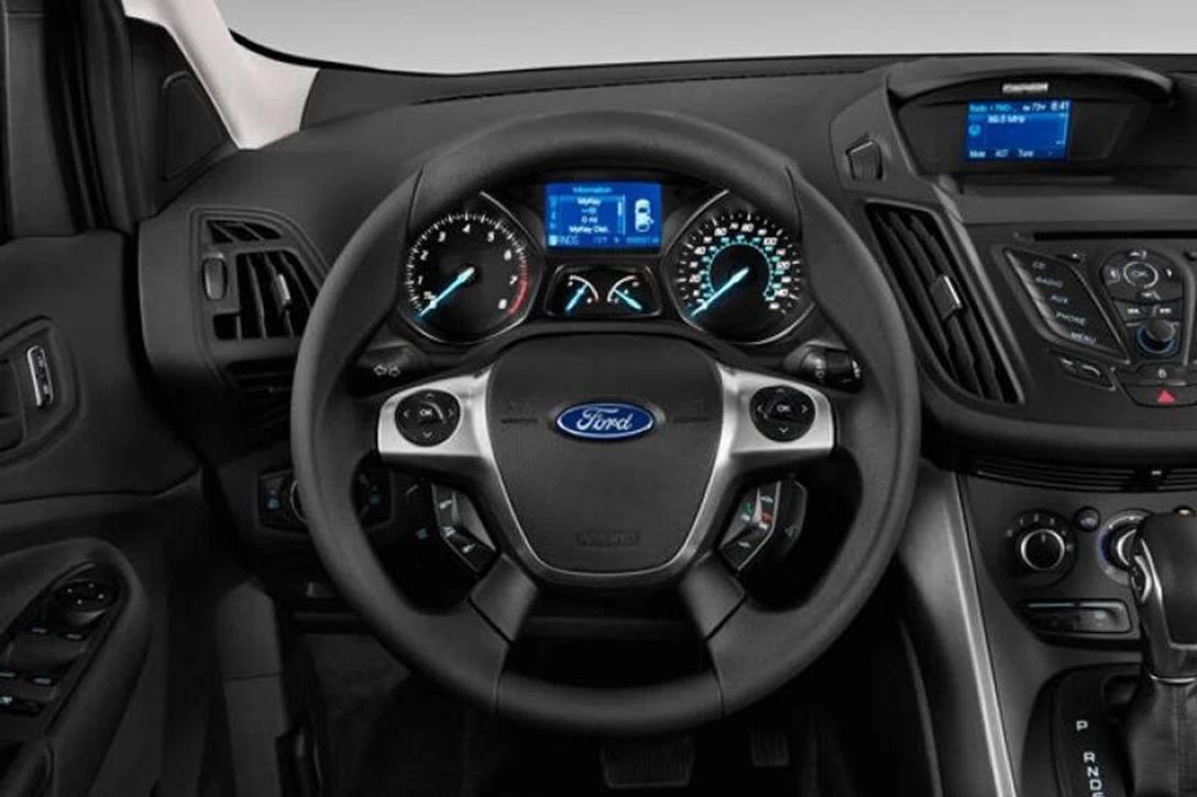 1658267-2013_ford_escape_steeringwheel.jpg