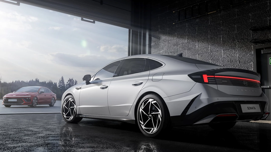 1680380-Large-54187-TheNewSONATASpicesUpMidsizeSedanSegmentwithSportiestDesignEver-min.jpg