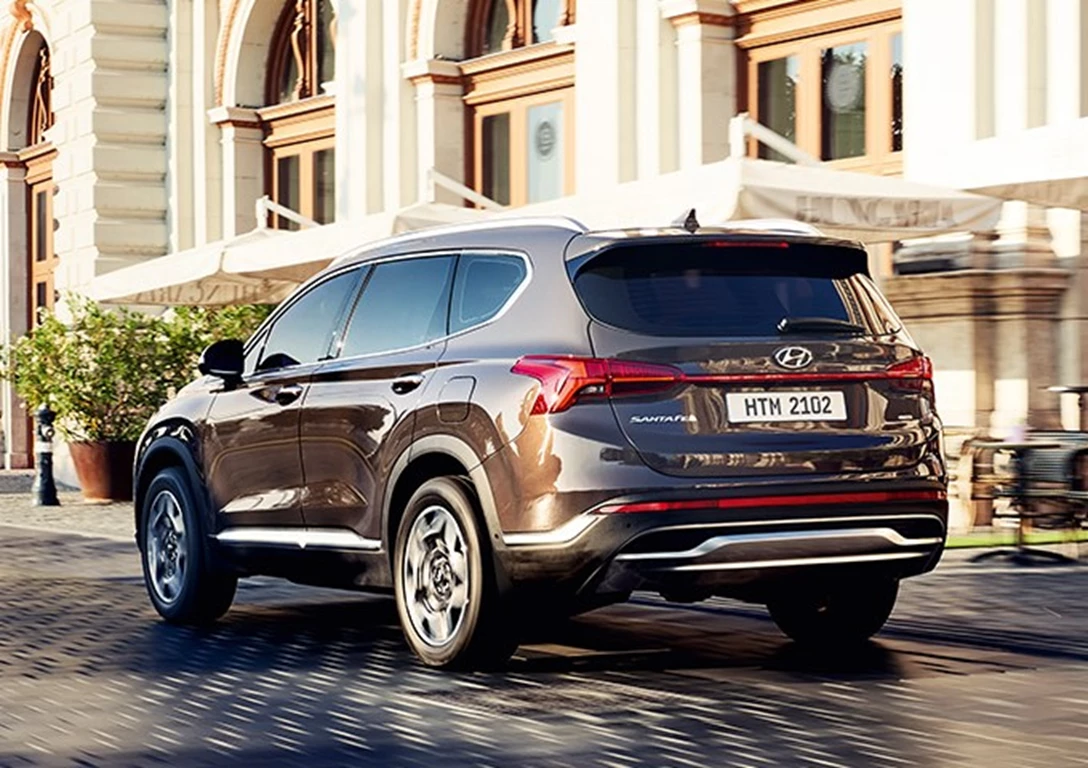 1651839-Hyundai-Santa_Fe-2022-07.jpg