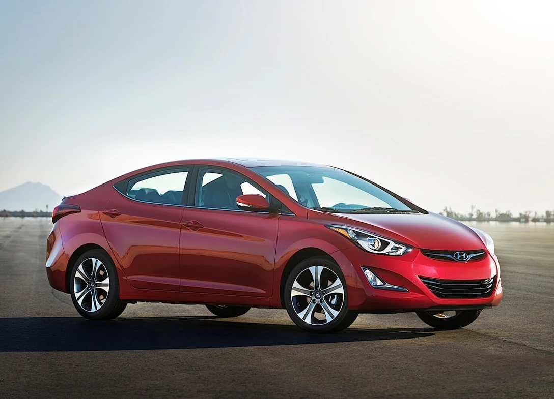 1687945-Hyundai-Elantra-2011-01.jpg