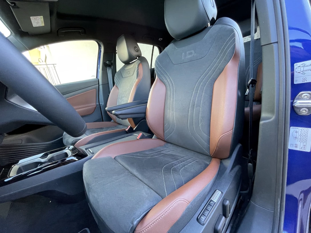 1672096-ID4 - 103-min.jpg