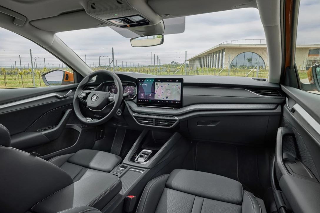 1700877-103_skoda_octavia_interior_5ec80bb5-1920x1280.jpg