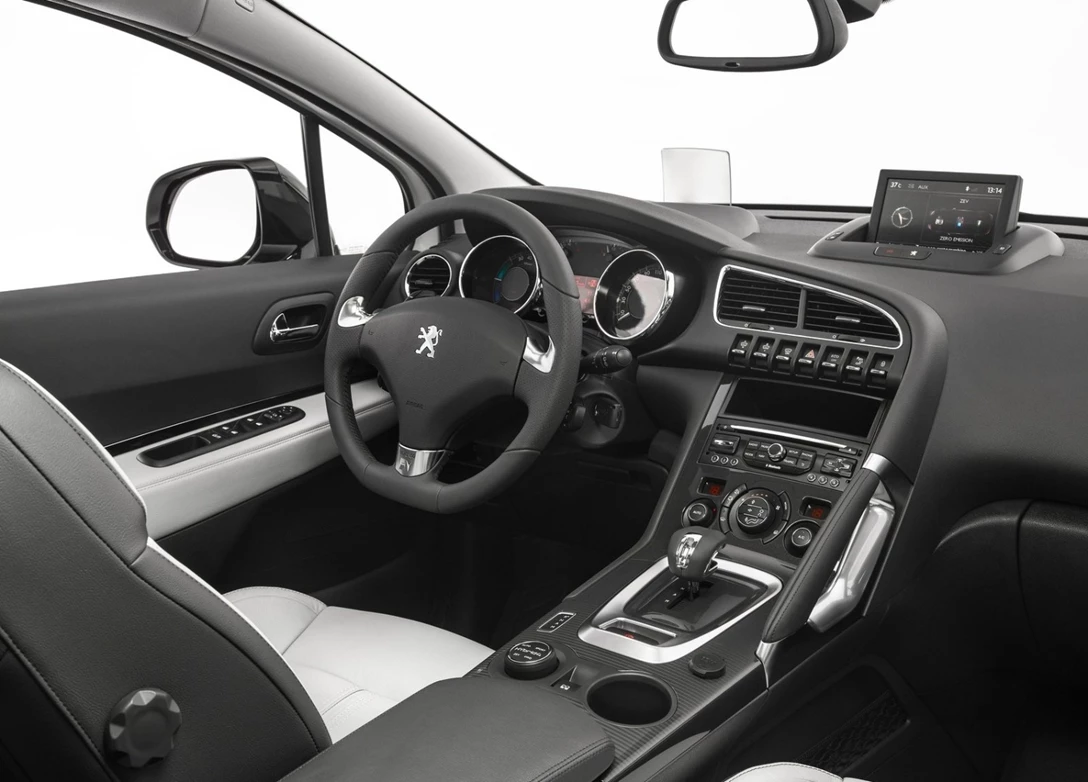 1638908-Peugeot-3008-2016-04.jpg