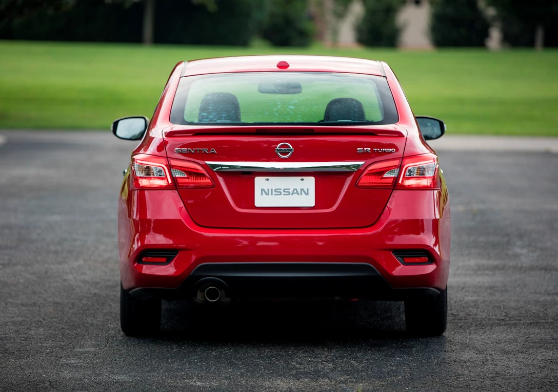 1644962-2018_Nissan_Sentra_SR_Turbo_09.JPG