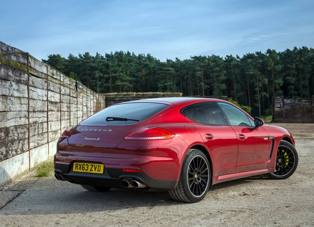 1606339-Porsche-Panamera-2009-2015-07.jpg