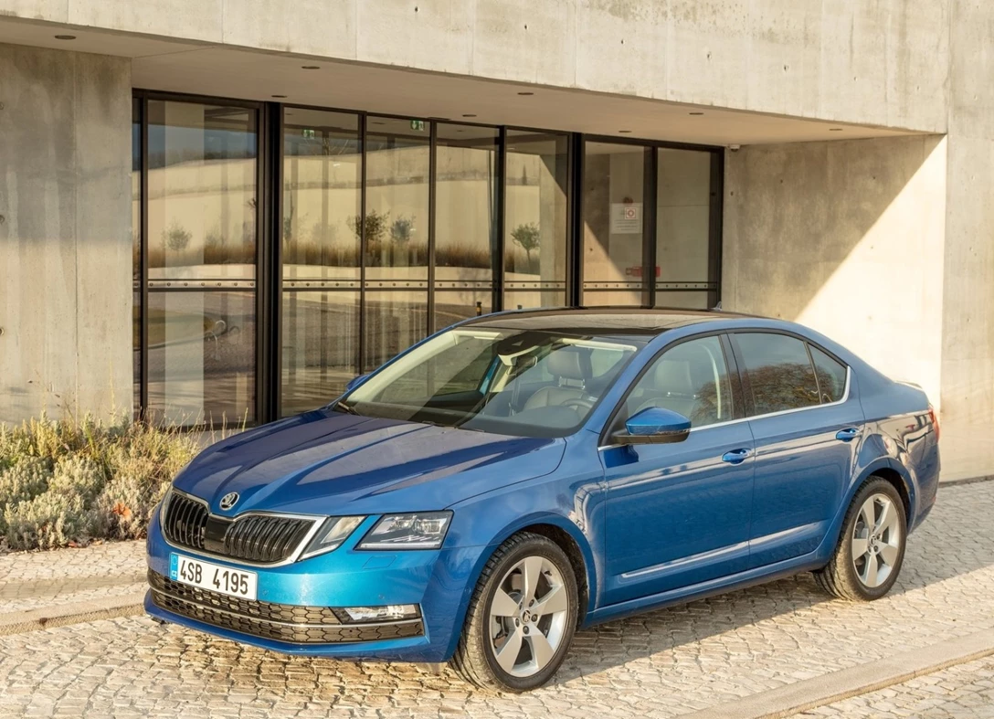 1635678-Skoda-Octavia-2019-04.jpg