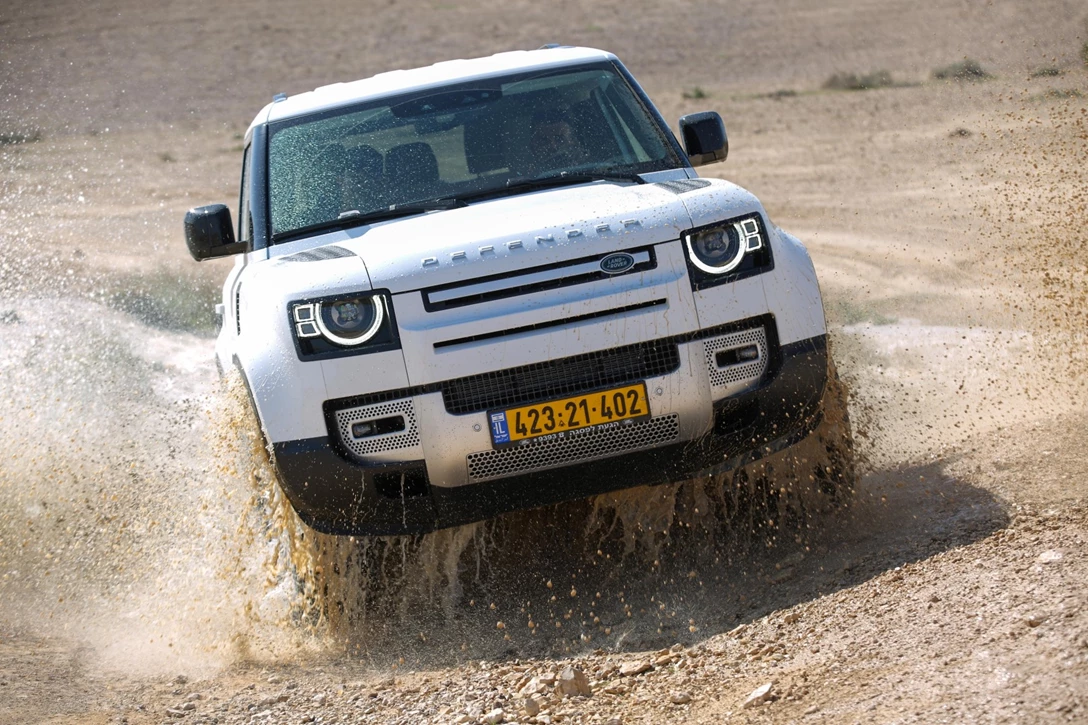 1640630-מסע לרגל השקת הדיפנדר הקצר בישראל, צילום רונן טופלברג (65).jpg