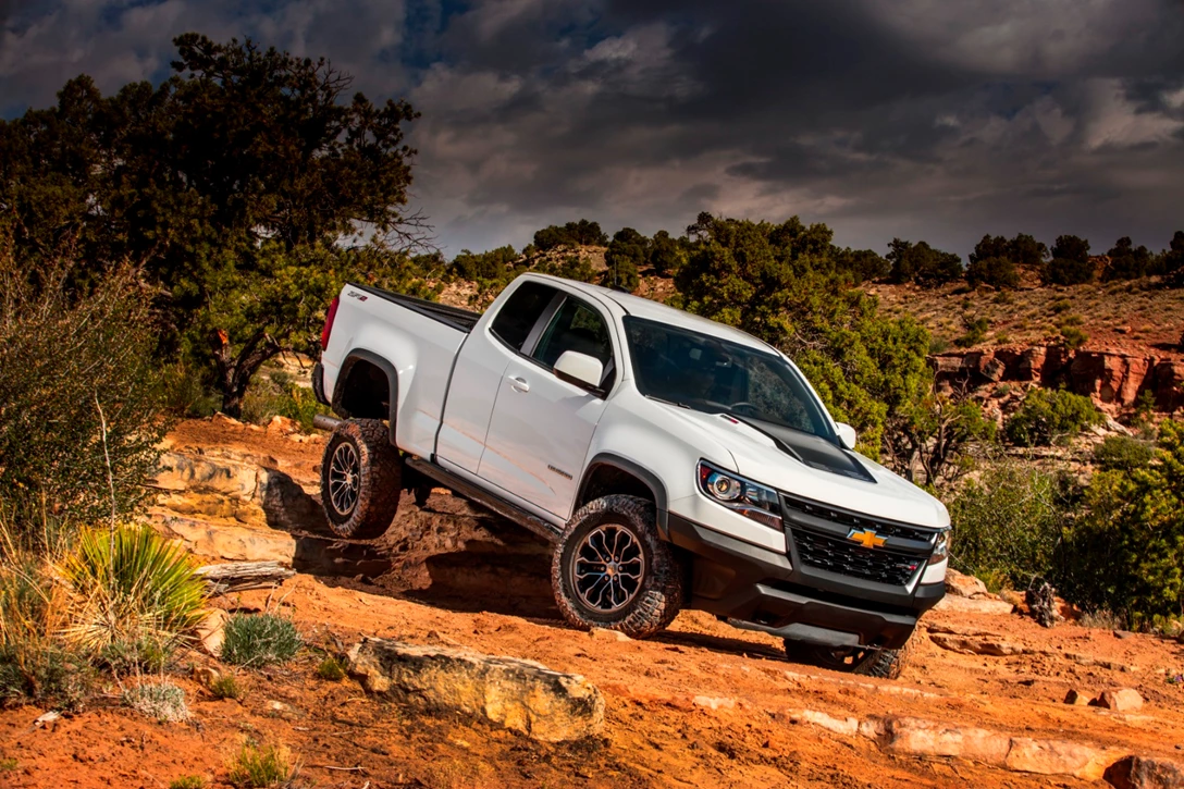 1665410-2020-Chevrolet-Colorado-ZR2-019.jpg