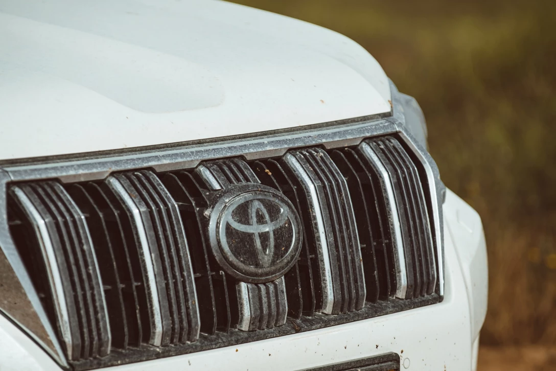 1601901-טויוטה לנד קרוזר 2018 (2).jpg