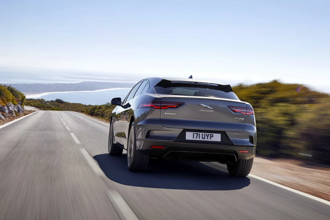 1591883-יגואר i-PACE החדש 2018 נחשף (19).jpg