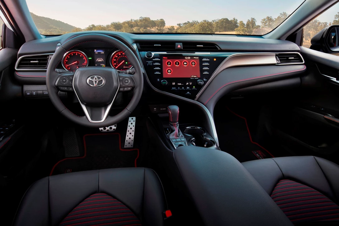 1606893-Camry_TRD_008_C784C2FDC14583F188032FF4B5EA58CB9443CFAB.jpg
