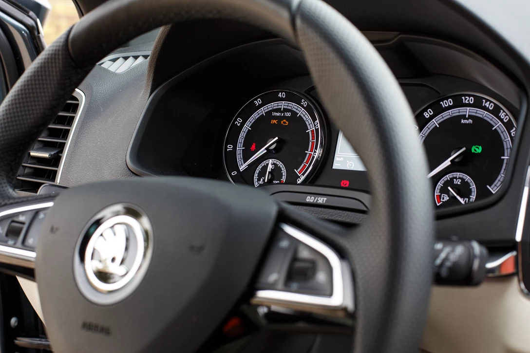 1597379-סקודה קארוק - מבחן דרכים (1.0 ל) (9).jpg