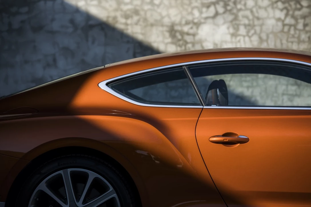 1614113-Bentley Continental GT V8 14.jpg