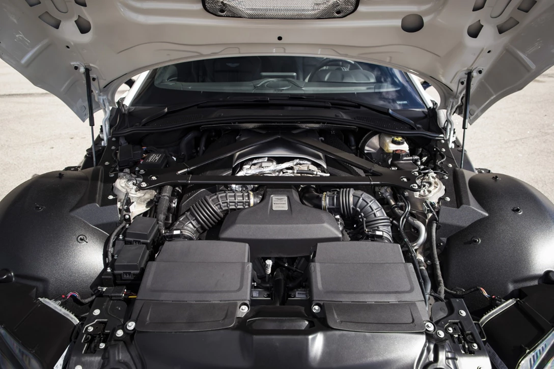 1599118-אסטון מרטין ואנטג מבחן דרכים השקה (18).jpg