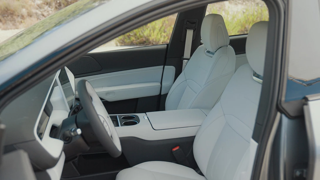 1701424-Xpeng G6 2024.00_36_43_12.Still066.jpg