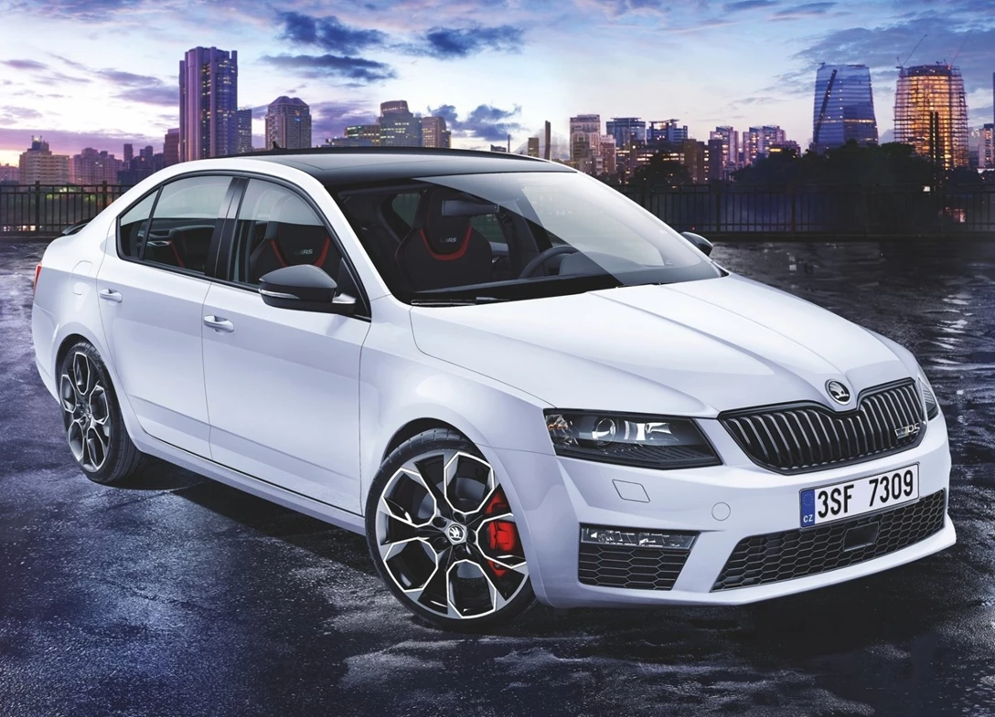 1635632-Skoda-Octavia_RS_230-2015-01.jpg