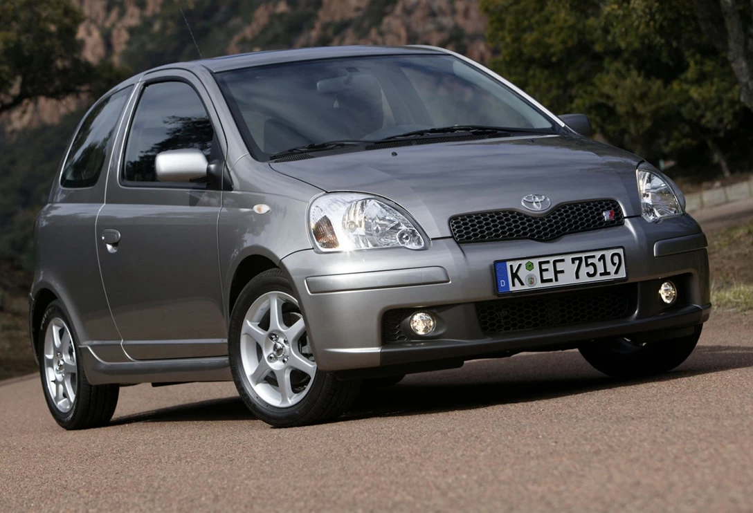 1598183-Toyota-Yaris-2003-1600-01.jpg