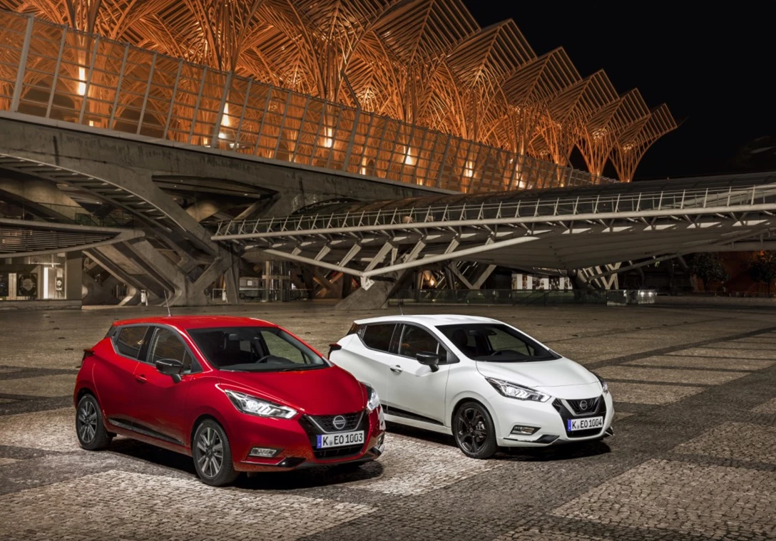 1610811-More Micra Live Event - Red Micra Xtronic and White Micra N-Sport - Pack shot 2.jpg