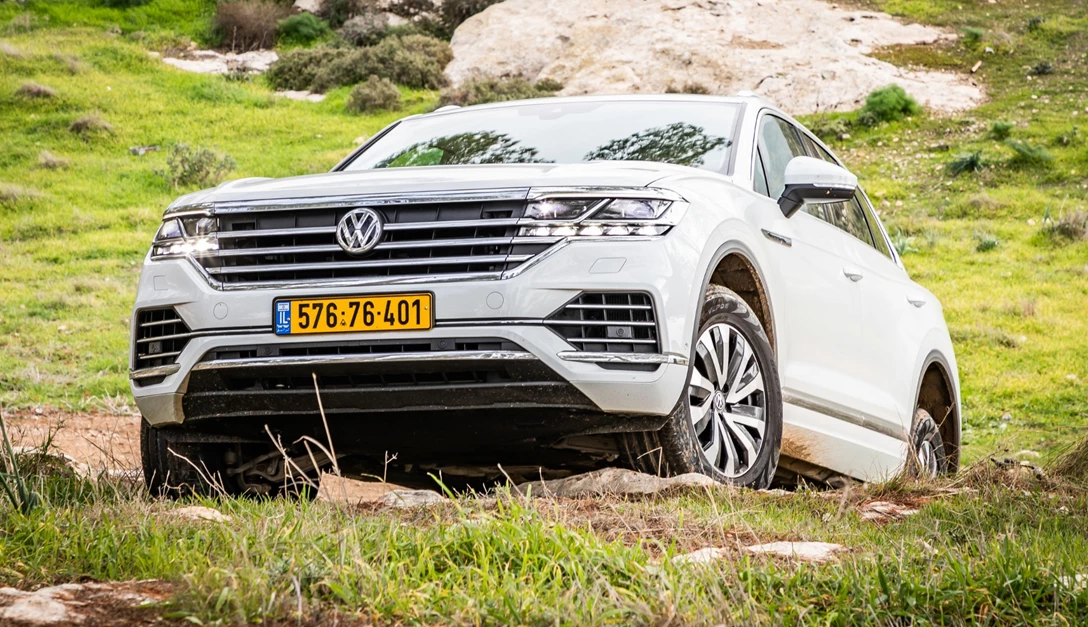 1611479-פולקסווגן טוארג - מבחן דרכים  (1).jpg