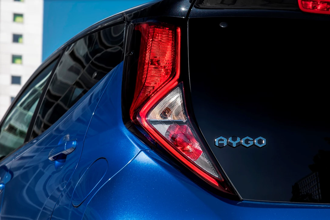 1597157-AYGO_Blue_025.JPG