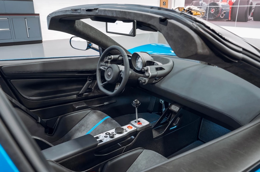 1681243-T.33 SPIDER LAUNCH - 31-min.jpg