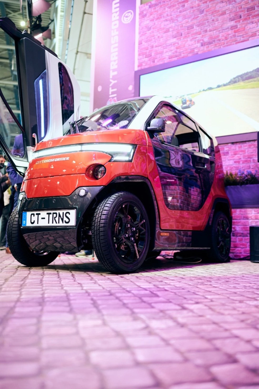1650564-סיטי טרנספורמר תערוכת רכב IAA 2.jpg