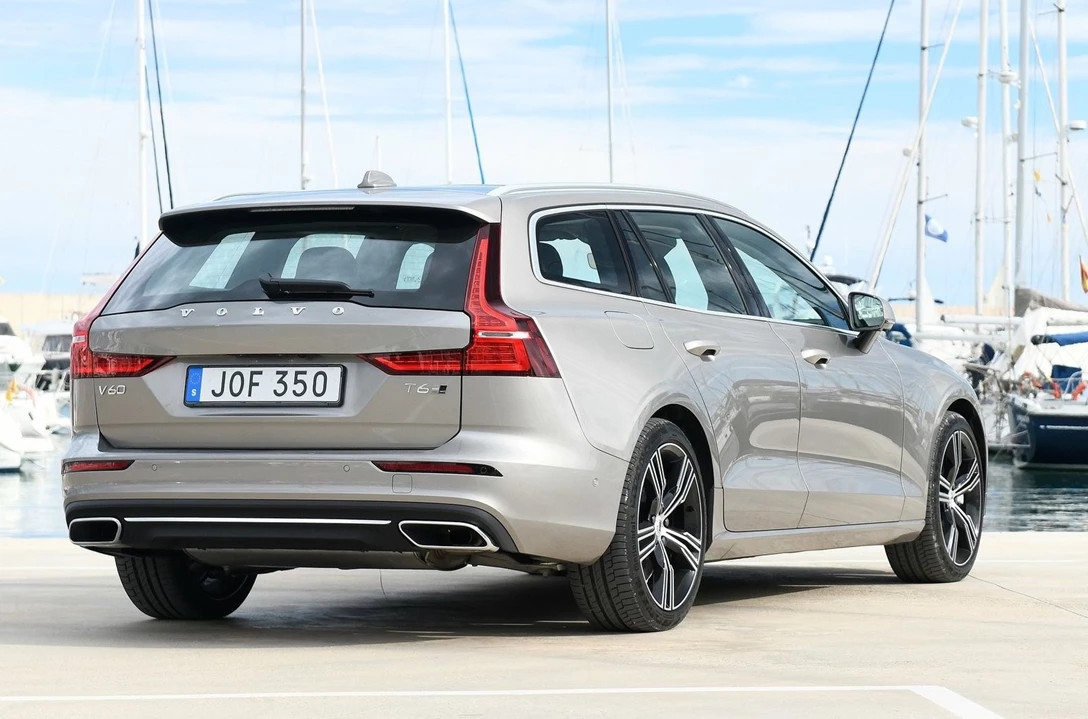 1634523-וולוו V60-59.jpg