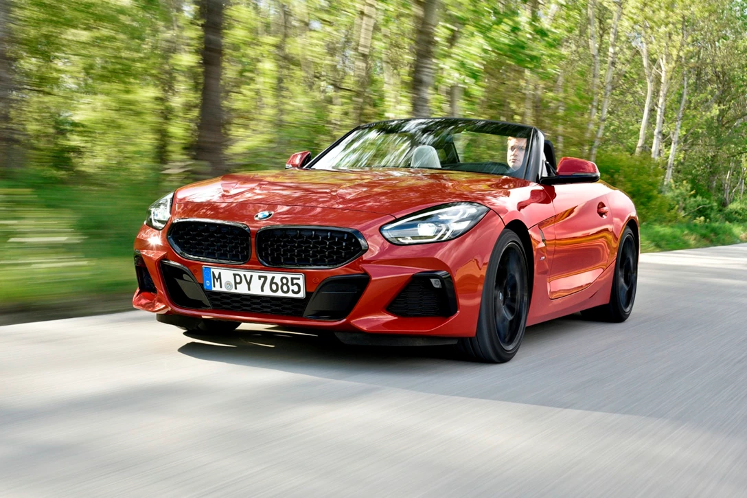 1616455-P90349109_highRes_the-new-bmw-z4-roads.jpg