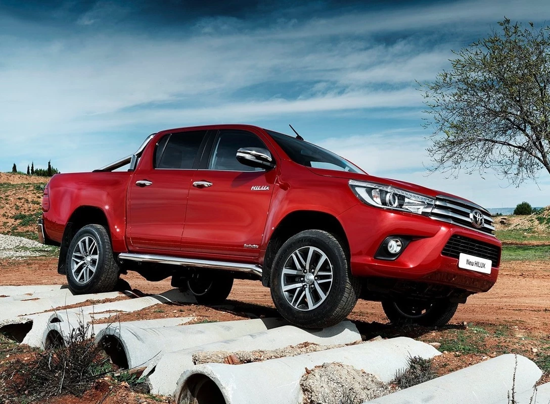 1659465-Toyota-HiLux-2016-01.jpg