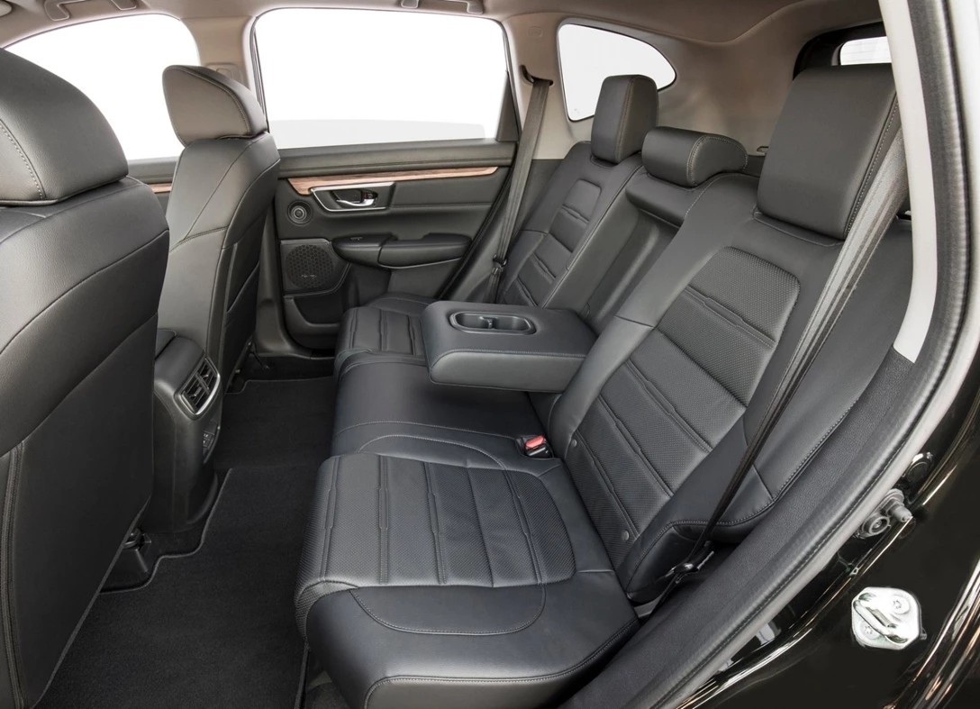 1647715-Honda-CR-V-2018-06.jpg