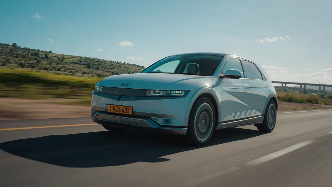 1681659-Hyundai IONIQ 5 vs Skoda Enyaq vs KIA EV6 vs TOYOTA BZ4X - 2023.02_25_52_05.Still224 copy.jpg