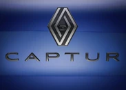 1701780-Renault-Captur E-Tech Hybrid-2024-12-FL.jpg