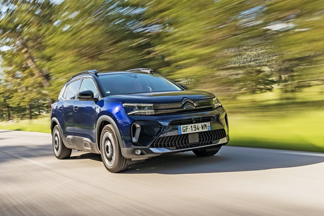 1663419-Citroen-C5-Aircross-Hybrid-225-004-min.jpg