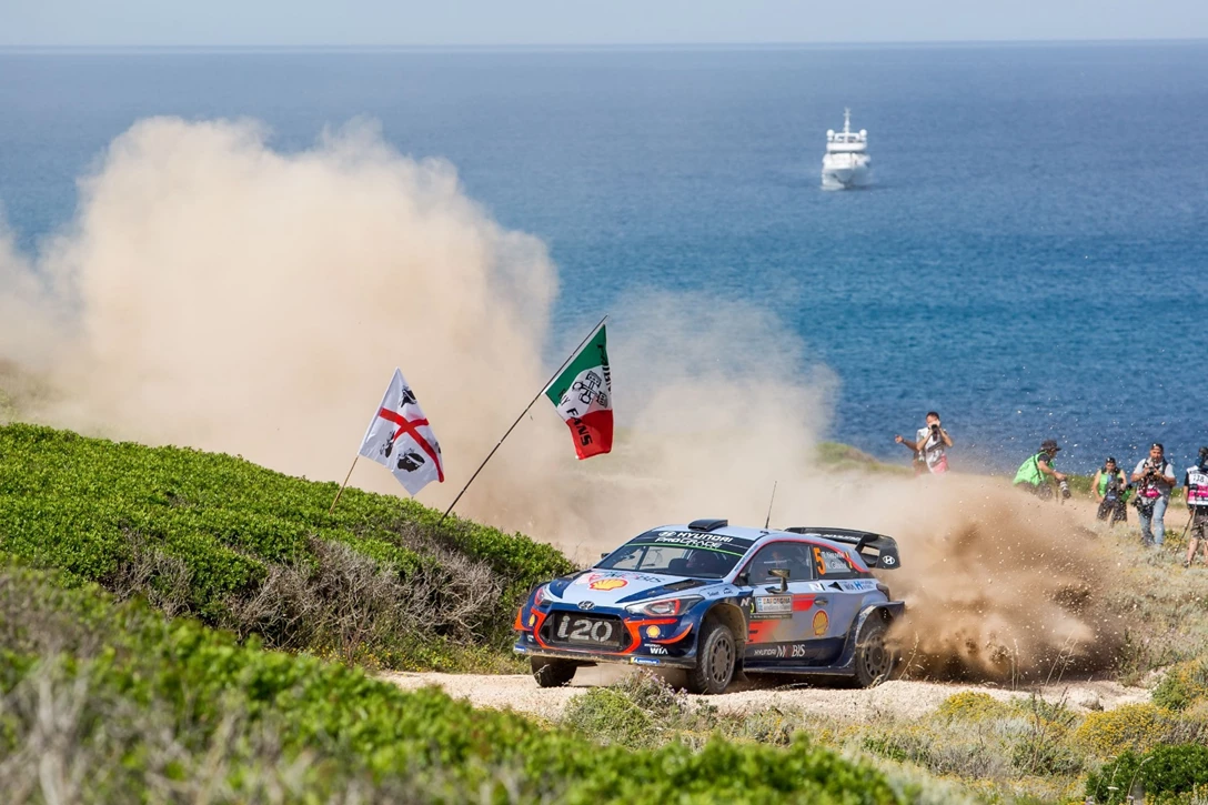 1597010-Hyundai WRC Italia Rally (Photo4).jpg