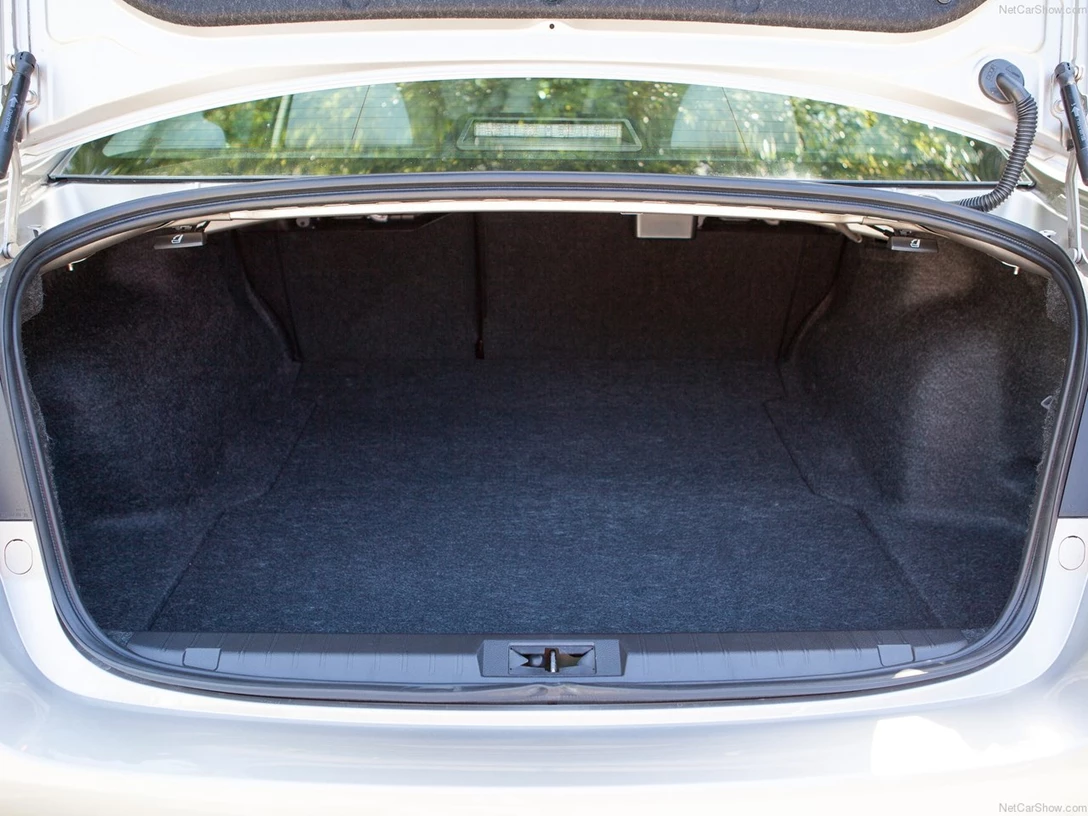 1583766-Subaru-Legacy 8.jpg