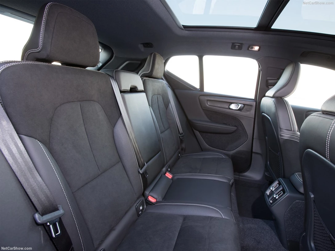 1588774-Volvo-XC40 7.jpg