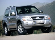 1606832-Mitsubishi-Pagero-2001-2005-01.jpg