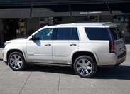 1670603-Cadillac-Escalade-2019-02.jpg