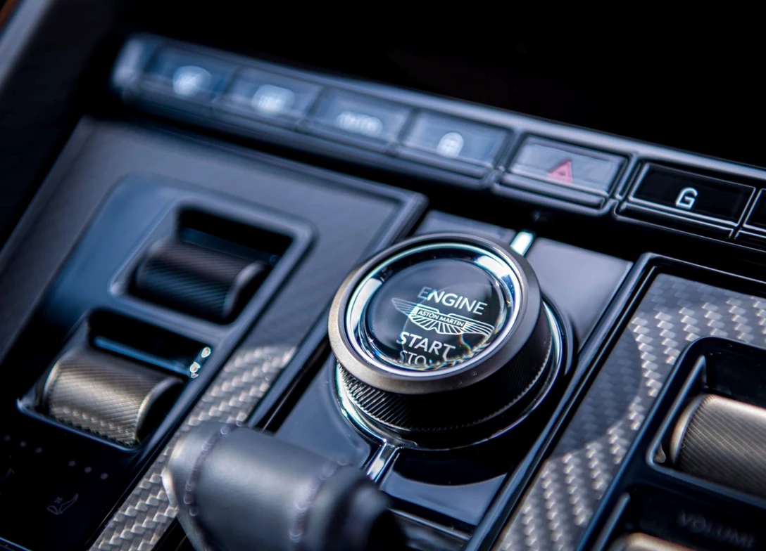 1709494-Aston_Martin-DB12-2024 (10).jpg