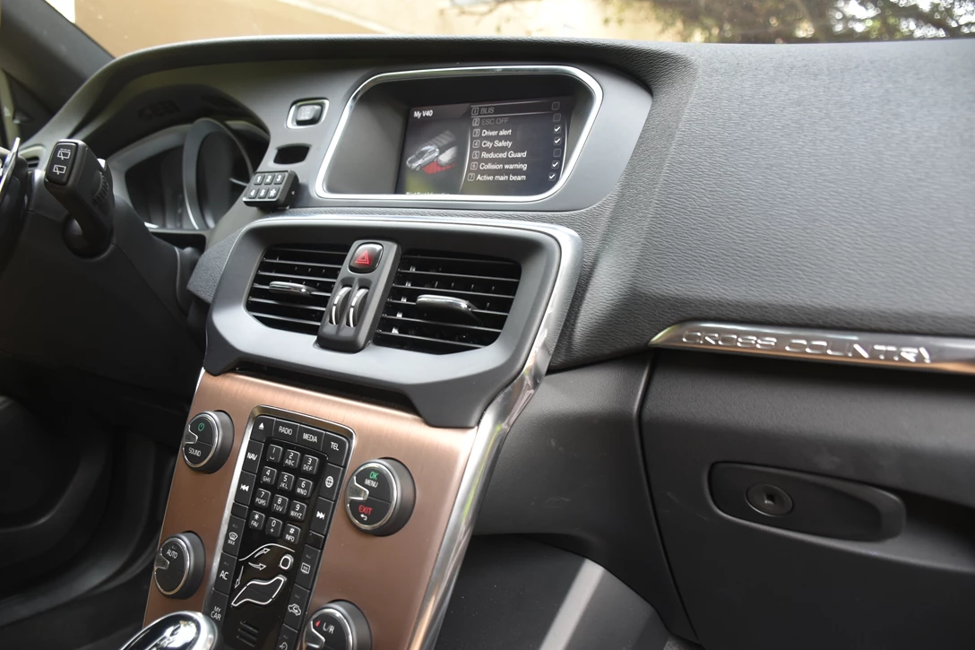 1593968-וולוו V40 קרוס קאנטרי מבחן דרכים  (6).JPG