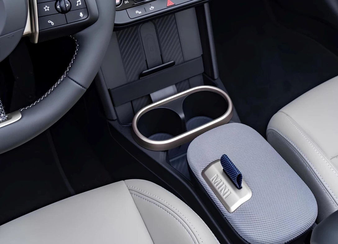 1704164-Mini-Cooper_S_Convertible-2024-07.jpg
