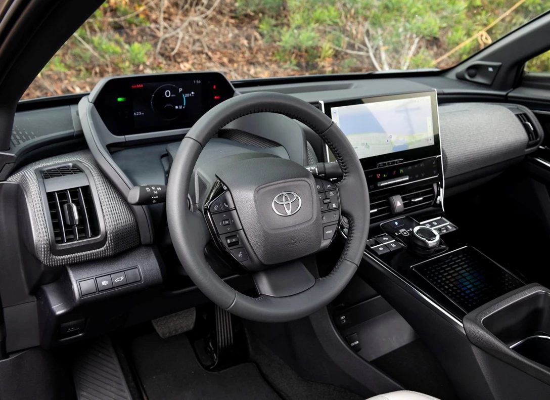 1676330-Toyota-bZ4X-2023-05.jpg