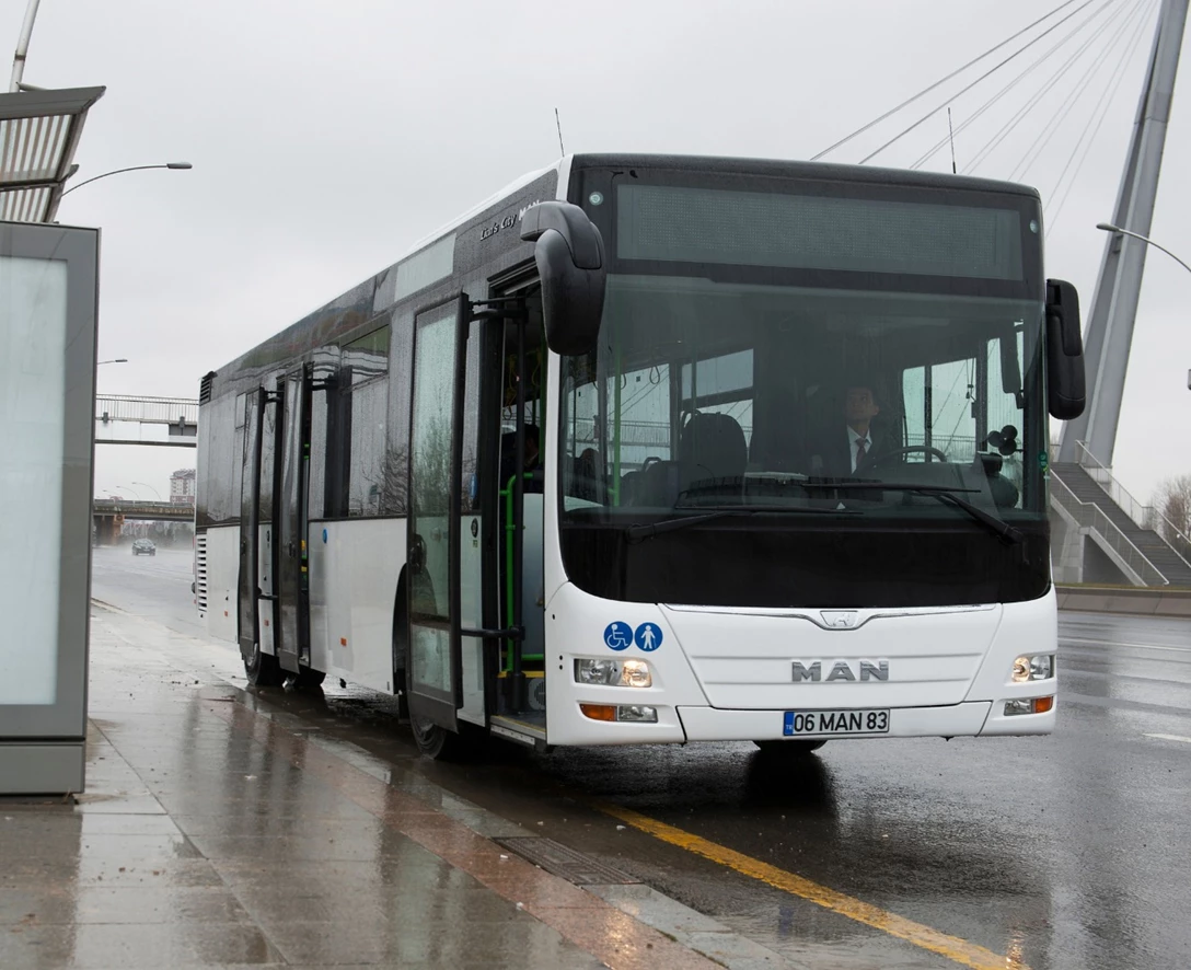 1643128-07-MAN A 22.jpg