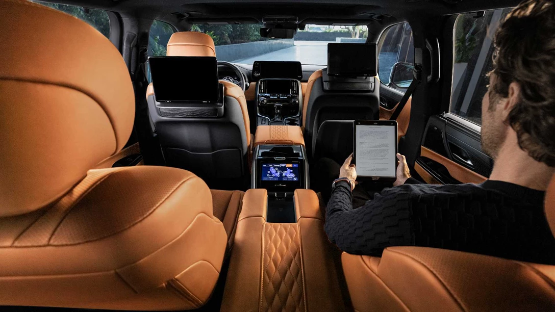 1672339-LX_Ultra_Luxury_Interior_1.jpg