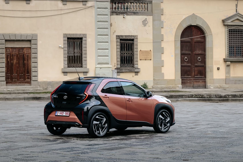 2026_Aygo X_High Grade_Cinnamon_Static_002.jpg