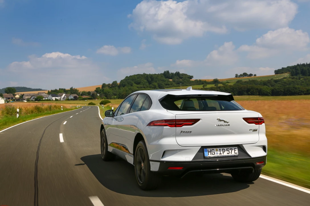 1603753-יגואר i פייס השקה עולמית (7).jpg