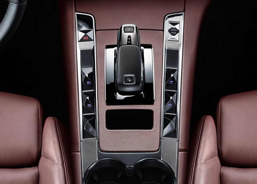 1593042-DS-7_Crossback 8.jpg