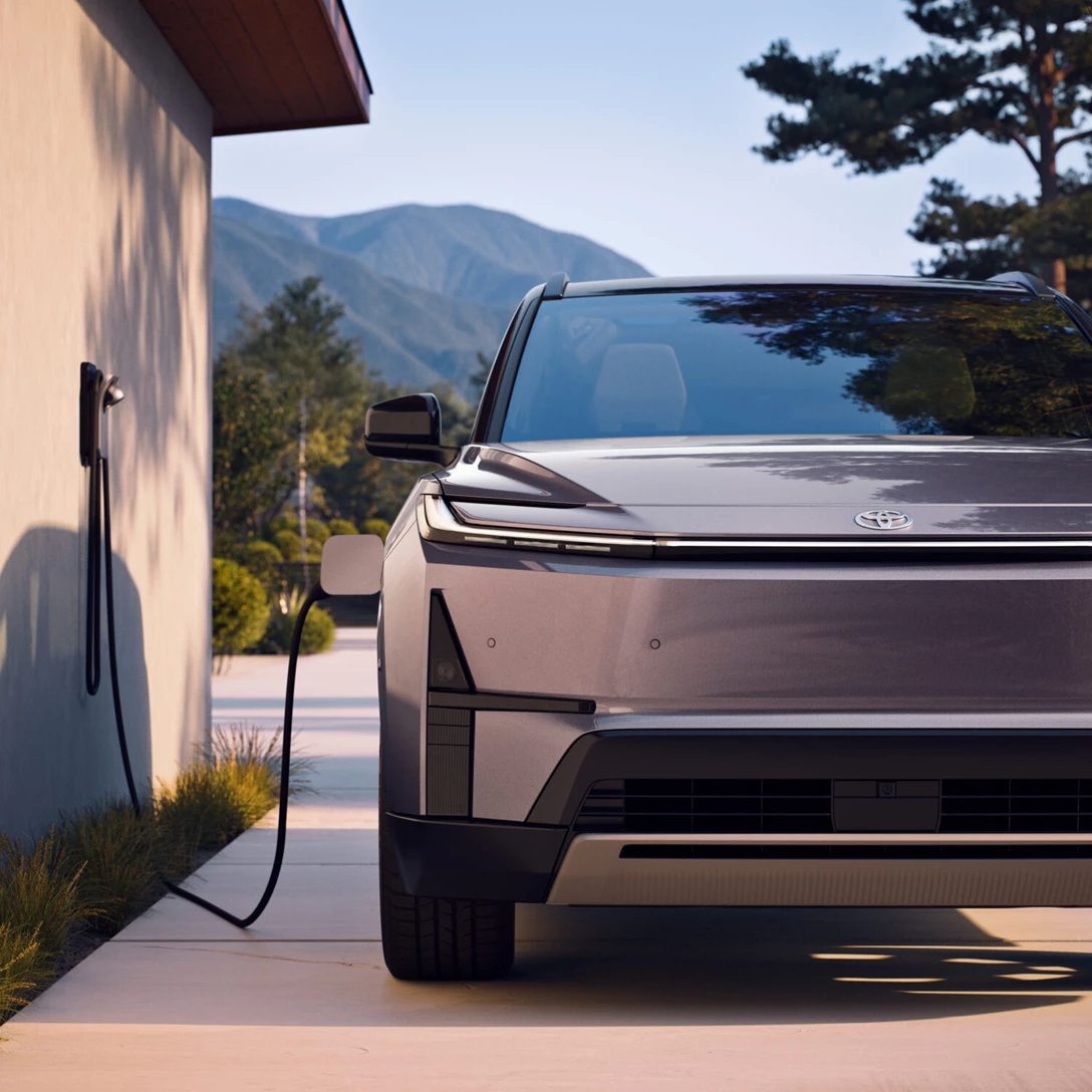 2027_Toyota_Highlander_Limited_Spellbound2Tone_0019-1500x1500 (1).jpg