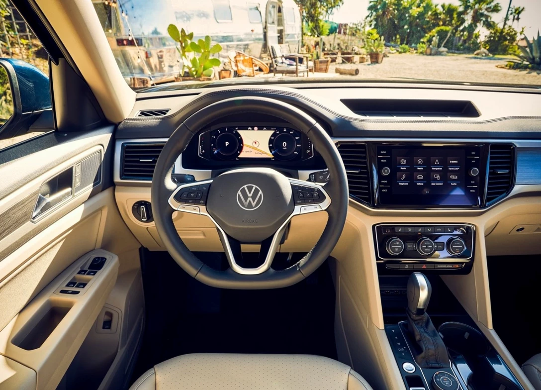 1656375-Volkswagen-Atlas-2021-1600-35.jpg
